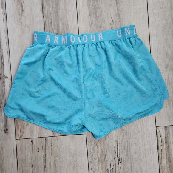 Under Armour Short - Picture 2 of 5